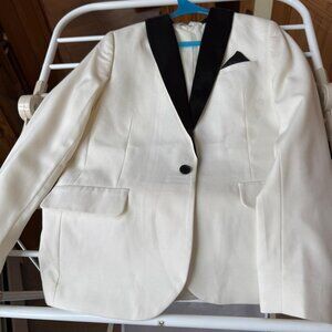 Boys White Dinner Jacket Age 9/10 years